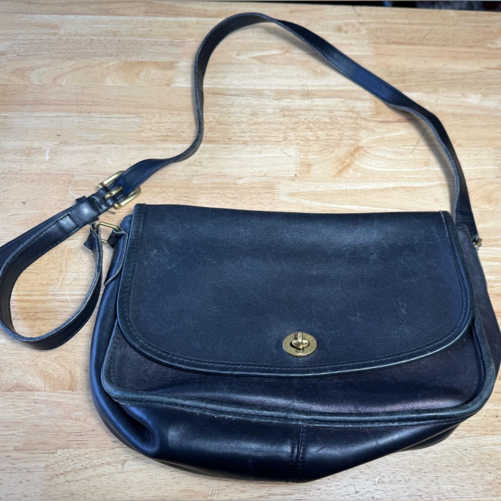 Vintage Coach 80’s Black Leather Crossbody Messenger Bag